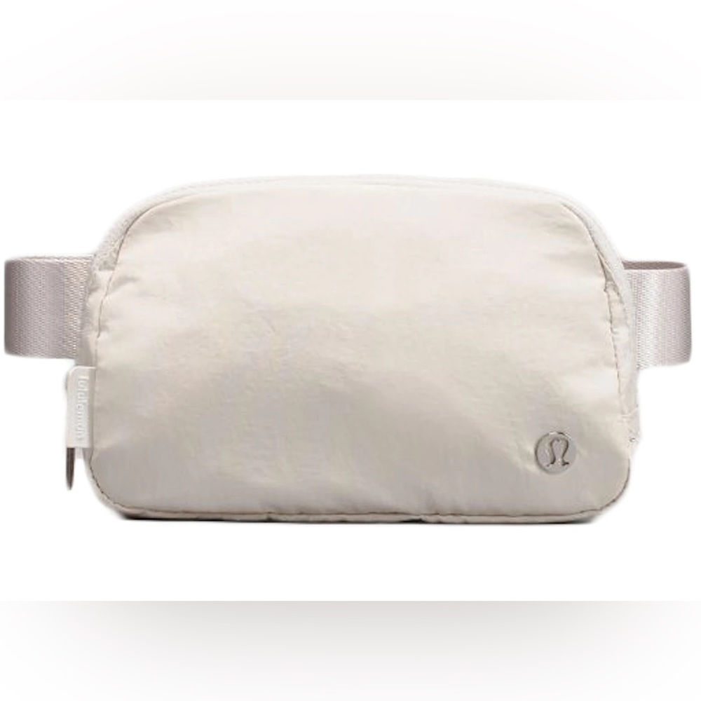 Lululemon Everywhere Belt Bag 1L in White Opal